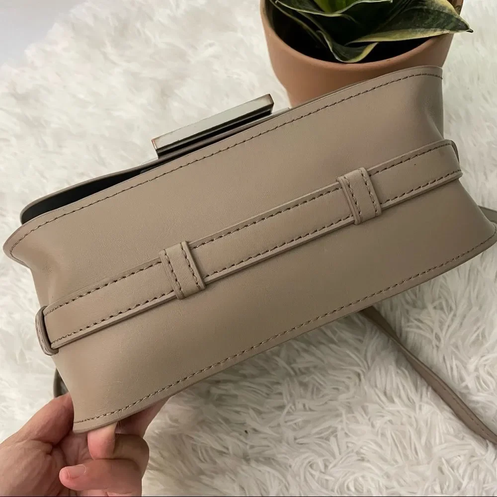 Zac Posen Eartha Iconic Saddle Shoulder/ Crossbody Bag - Beige sz small - Picture 4 of 16